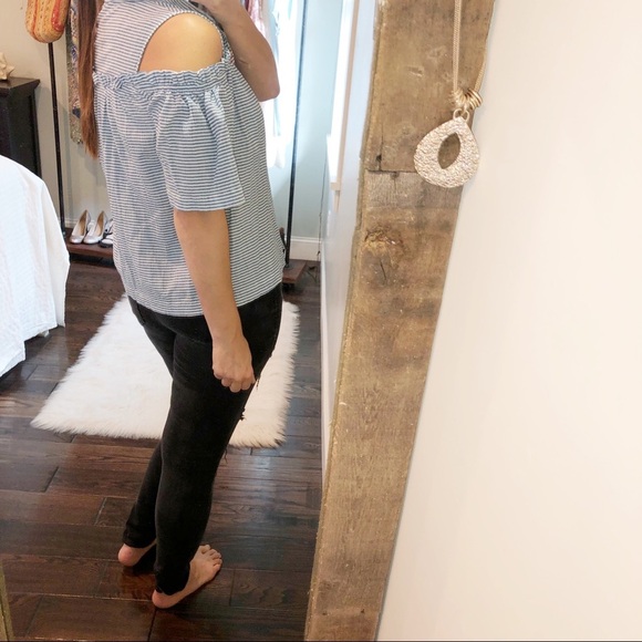 Jane Delancey romantic cold shoulder ruffle top - Picture 3 of 4